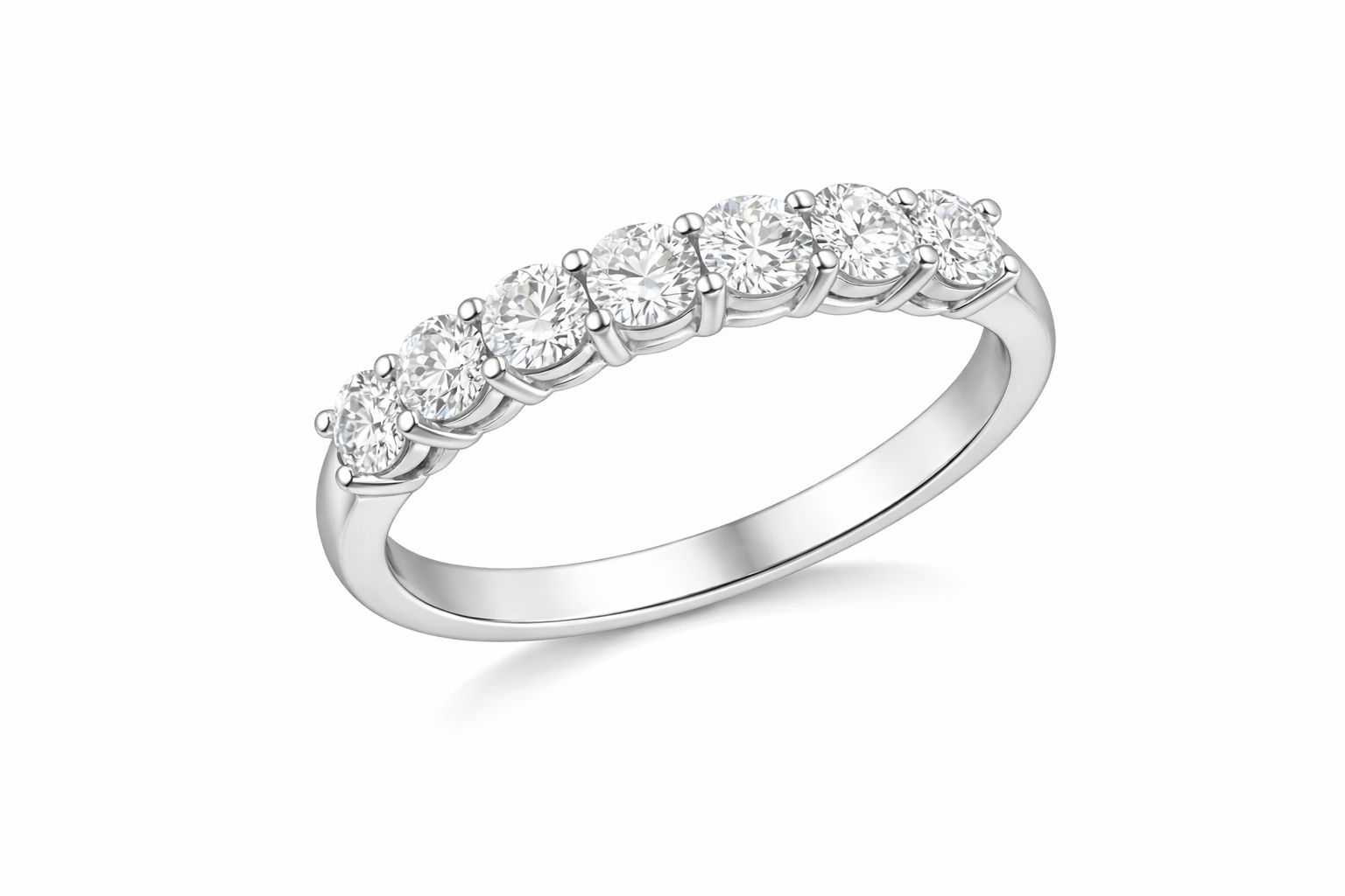 טבעת שורה "אינטרניטי" עם אבני מוסונייט – 1.75 קראט